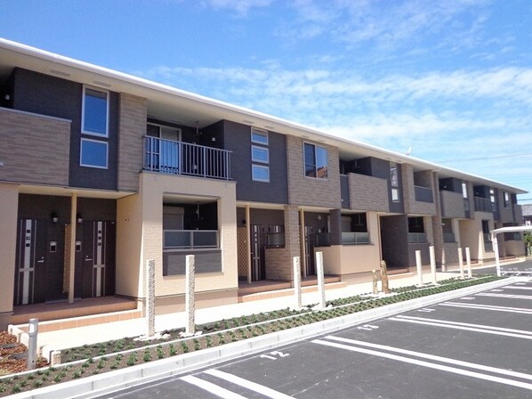 ジョイフルの物件外観写真